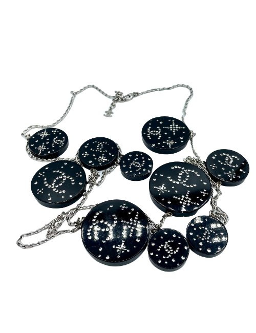 Sautoir Chanel plexi et argenté