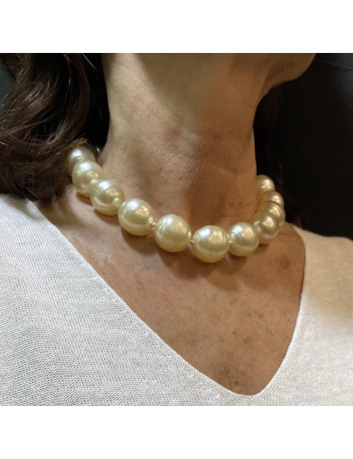 Shoker CHANEL Vintage pâte de verre 