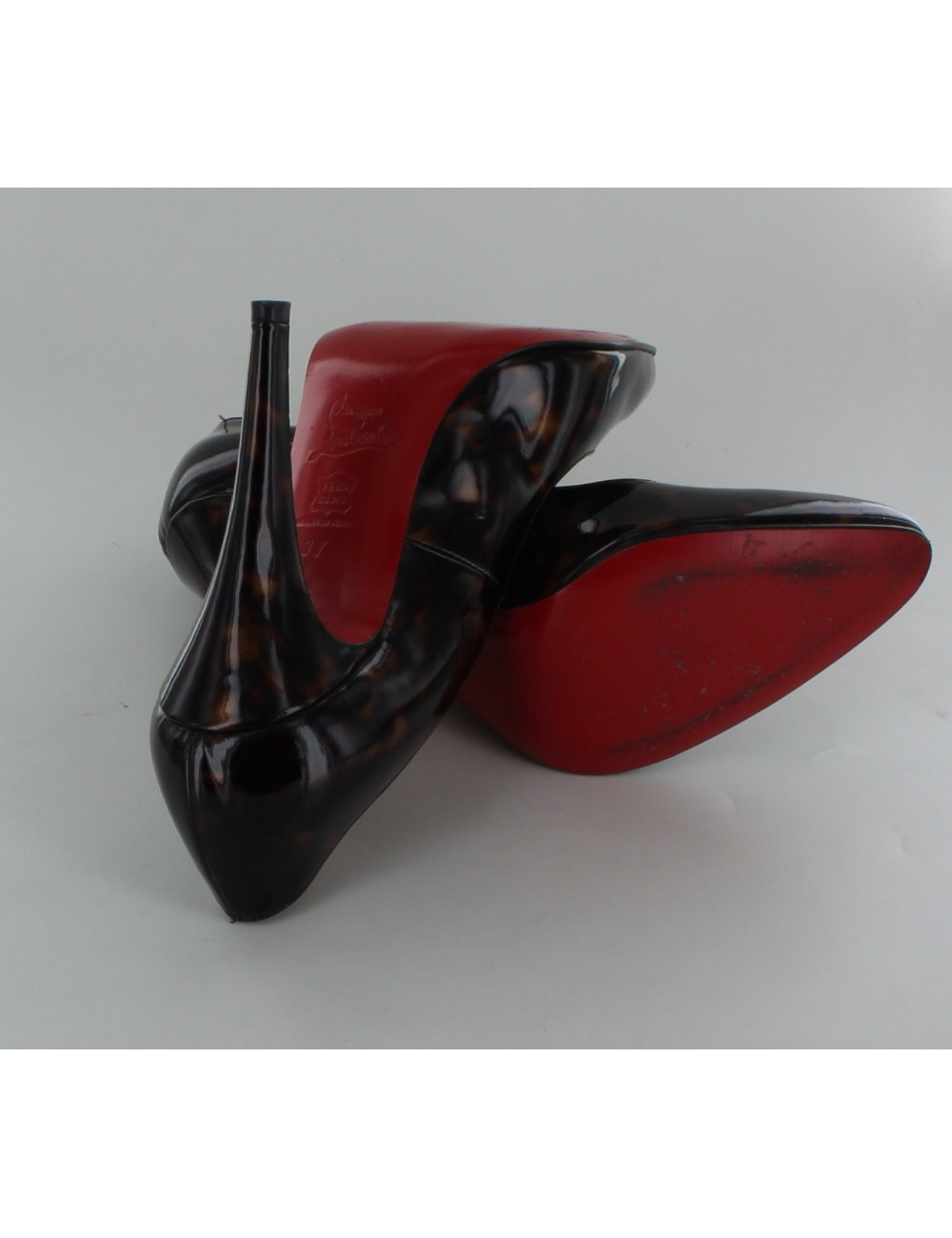 Escarpins CHRISTIAN LOUBOUTIN en cuir verni façon écaille de tortue