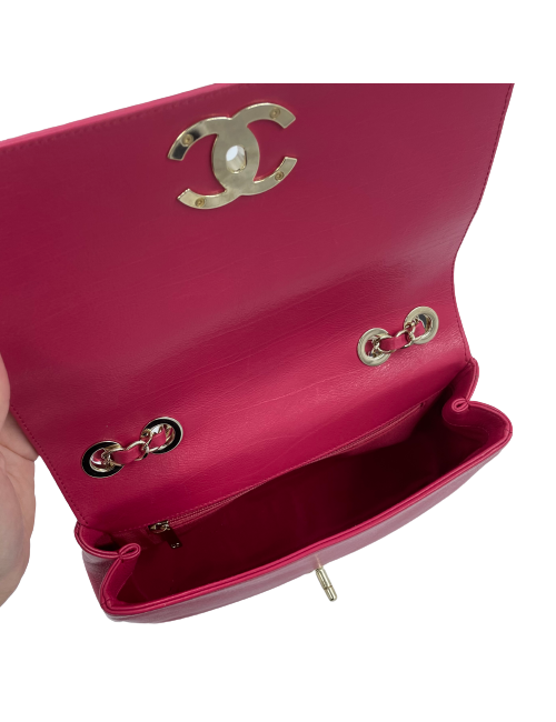 Sac CHANEL carré en cuir rose fushia liseré en python