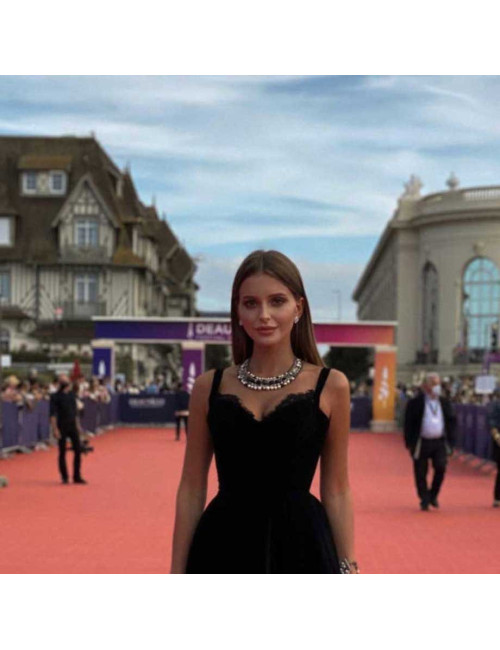 Collier CHANEL perles nacrées  et noires et strass