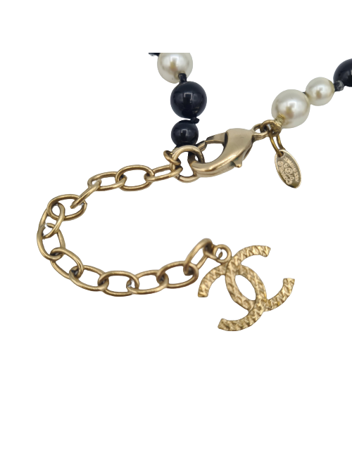 Sautoir CHANEL perles noires nacrées