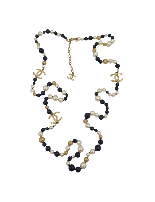 Sautoir CHANEL perles noires nacrées