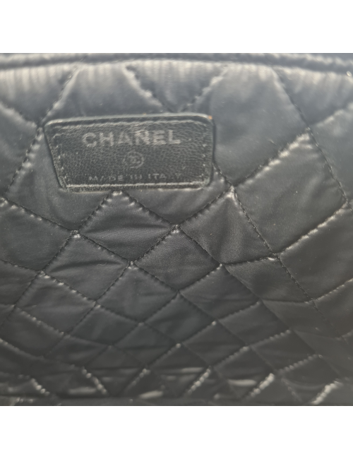 Pochette CHANEL matelassé perforée noire