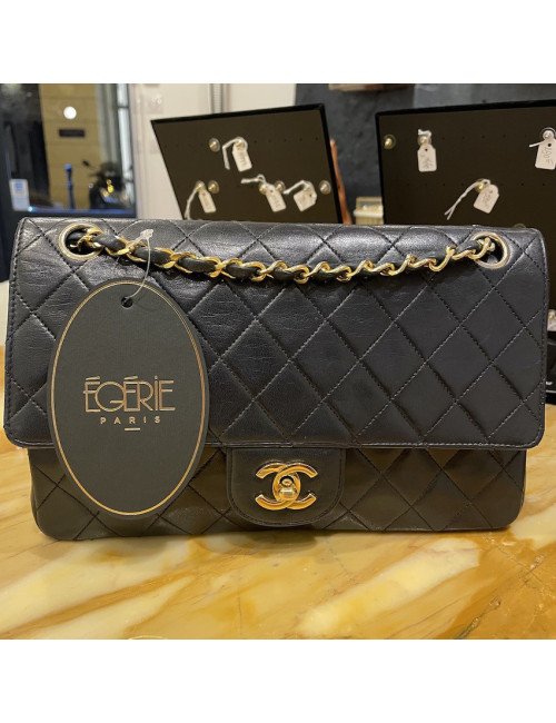 Timeless CHANEL cuir noir 