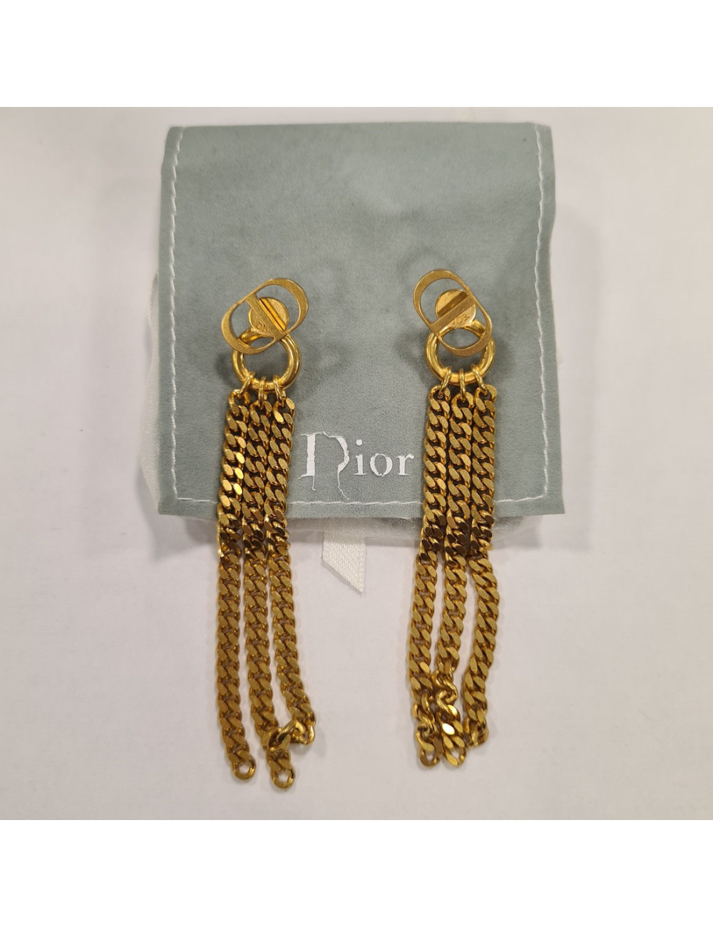 Clous Dior CD pendants doré