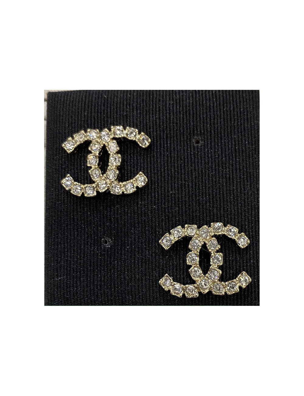 Clous d'oreilles CC tout strass CHANEL