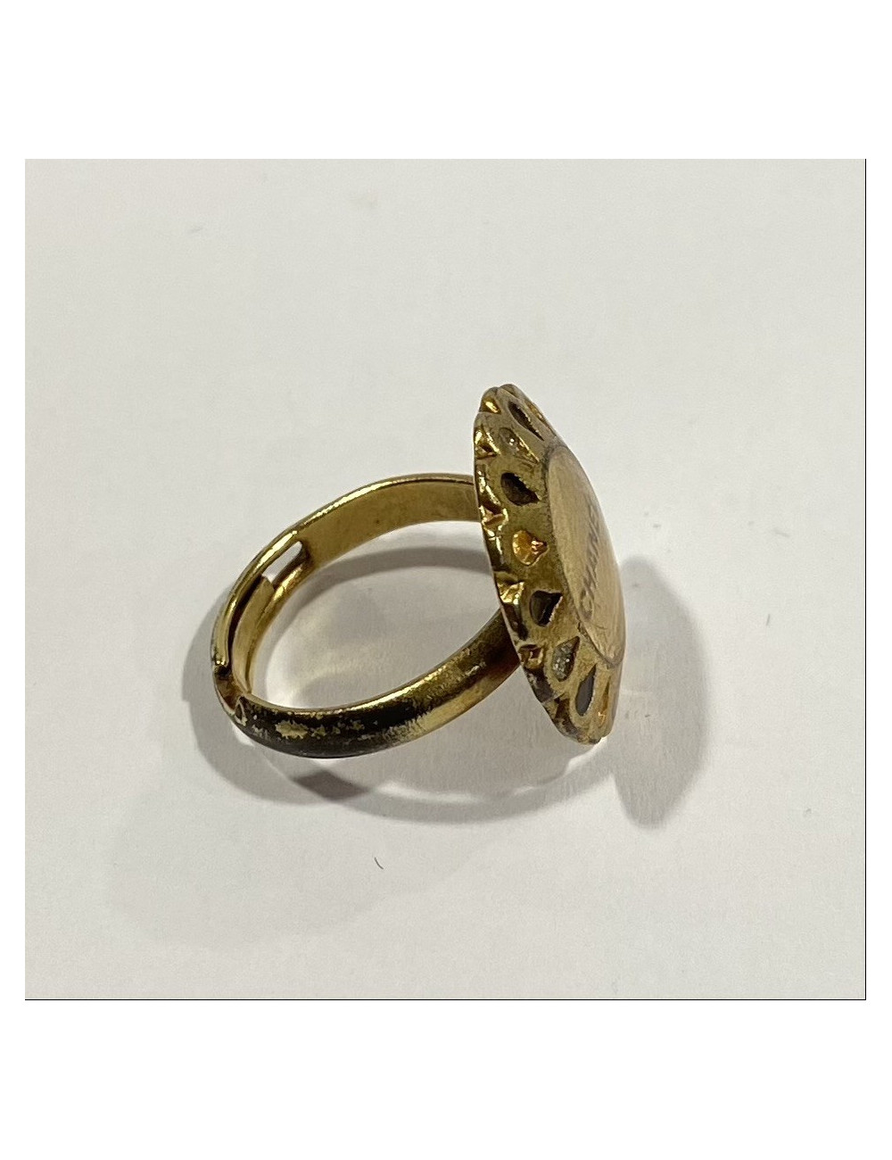 Bague CHANEL  "C H A N E L"