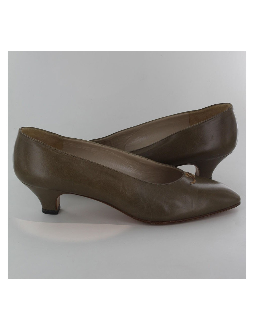 escarpins CHANEL t 37 kaki