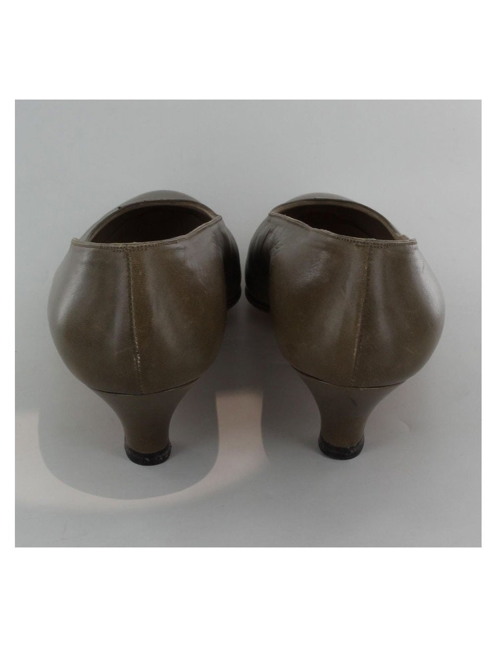 escarpins CHANEL t 37 kaki