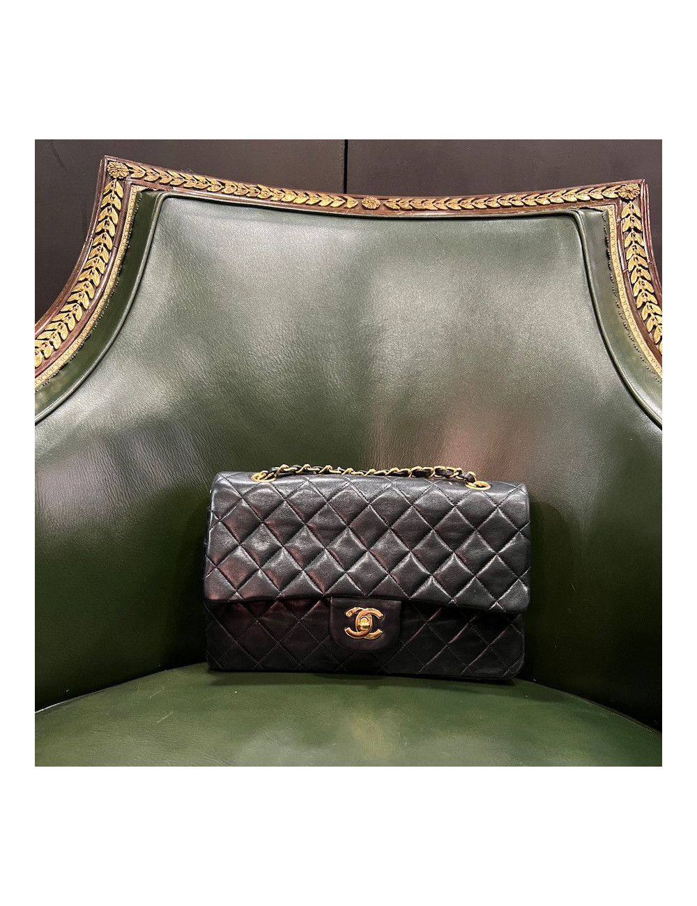 Timeless CHANEL vintage noir