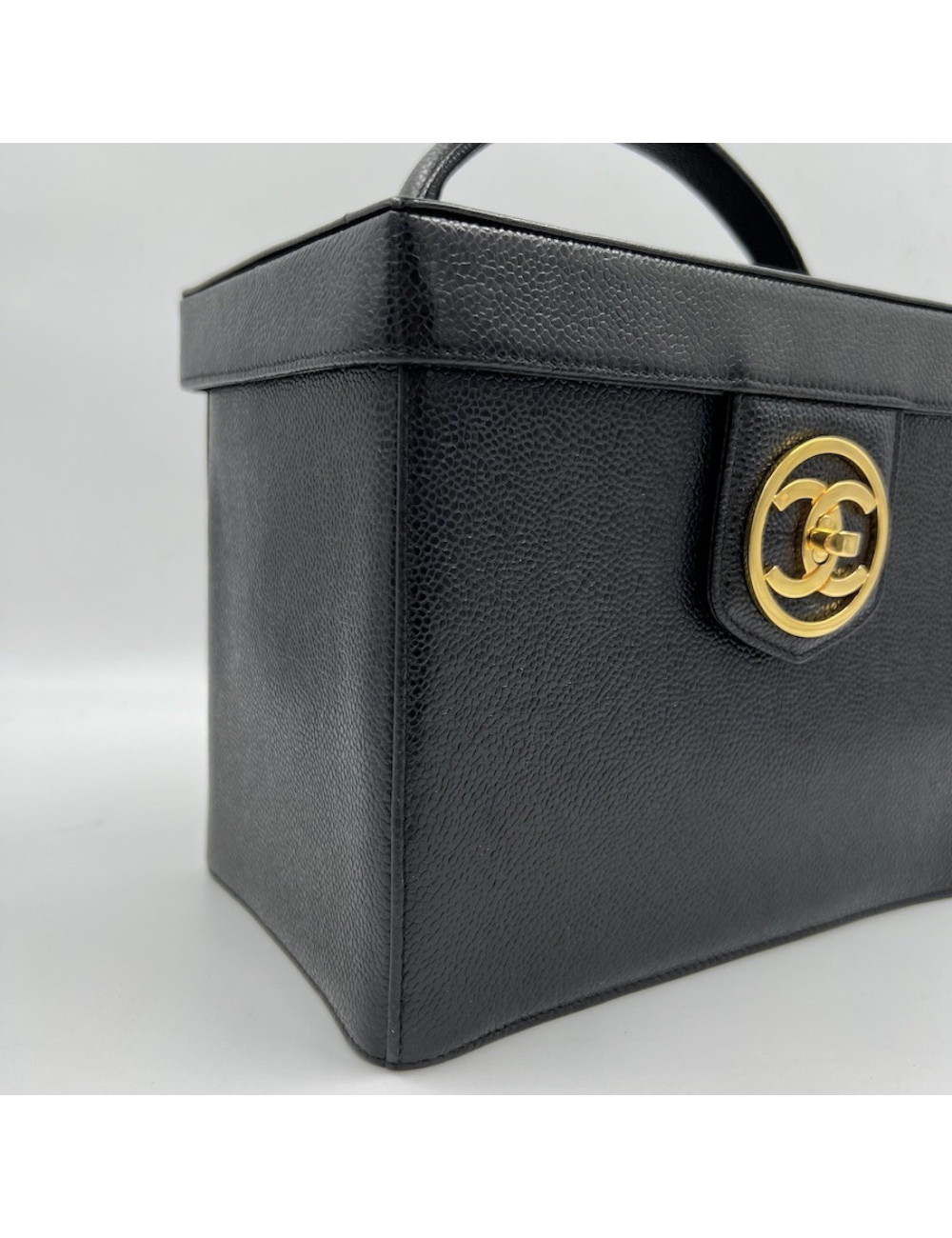 CHANEL black vintage Beauty Case Vanity - Occasion Certified Authentic