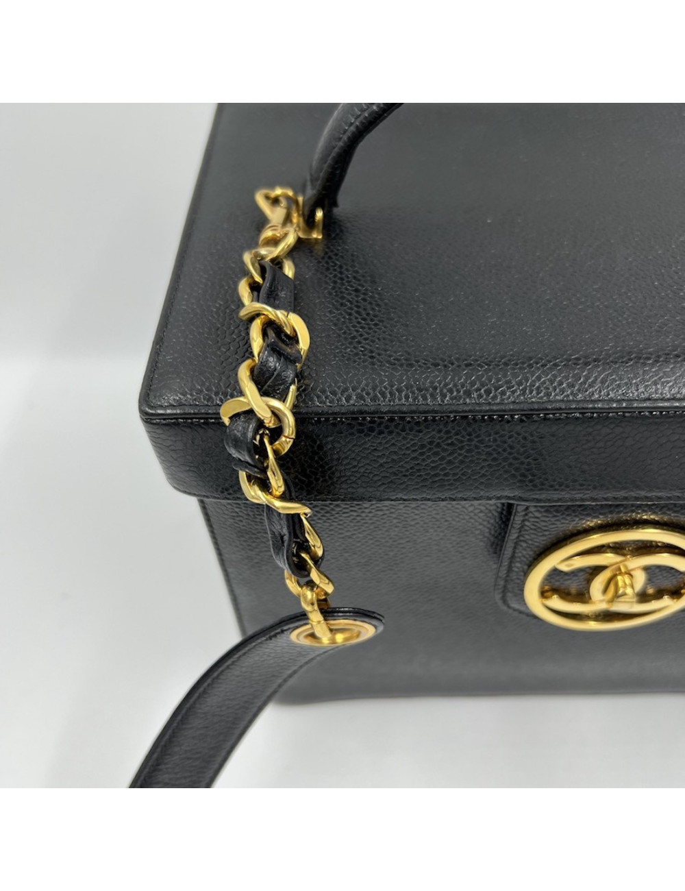 CHANEL black vintage Beauty Case Vanity - Occasion Certified Authentic