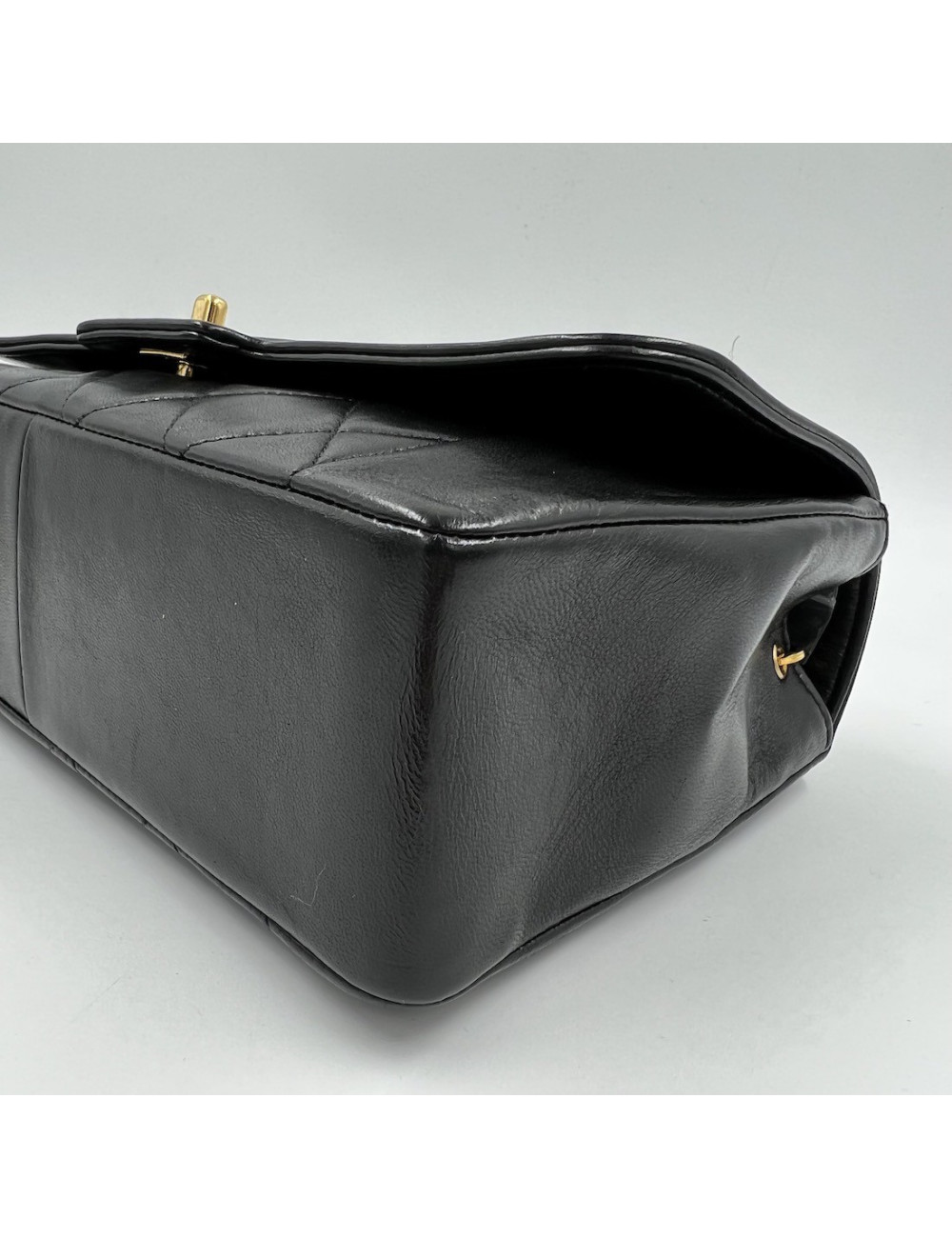 Sac CHANEL noir vintage