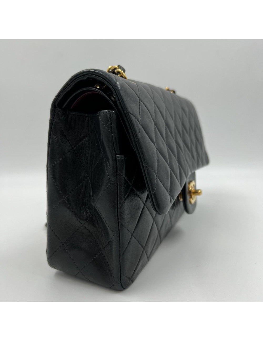Timeless CHANEL vintage noir