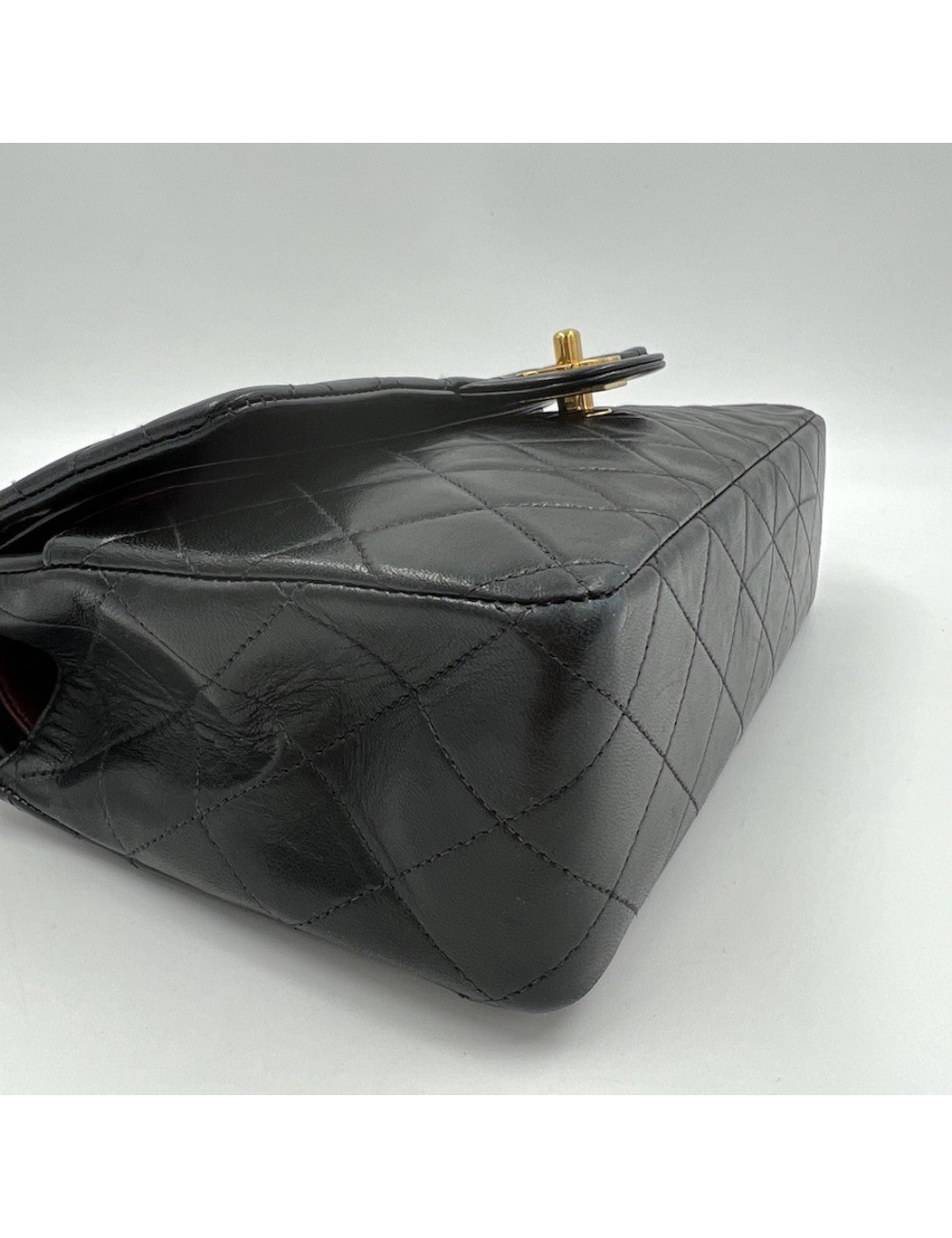 Timeless CHANEL vintage noir