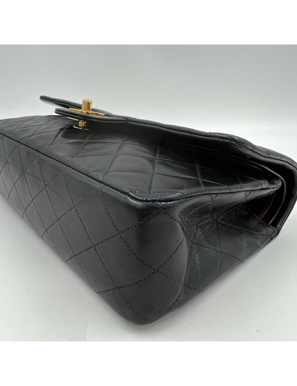 Timeless CHANEL vintage noir