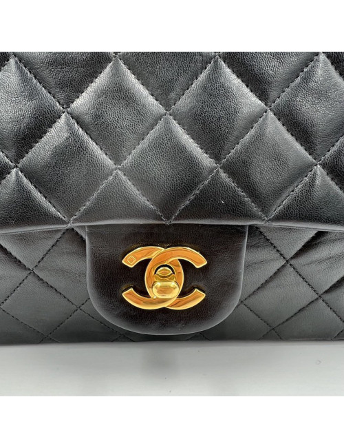 Timeless CHANEL vintage noir