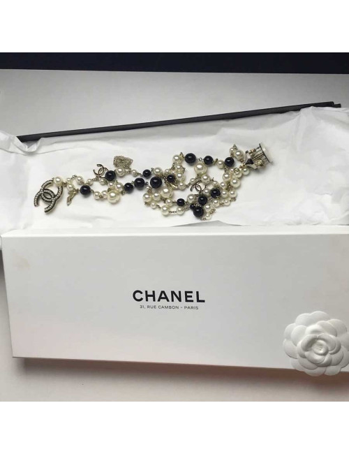 Ceinture sautoir CHANEL charms et perles