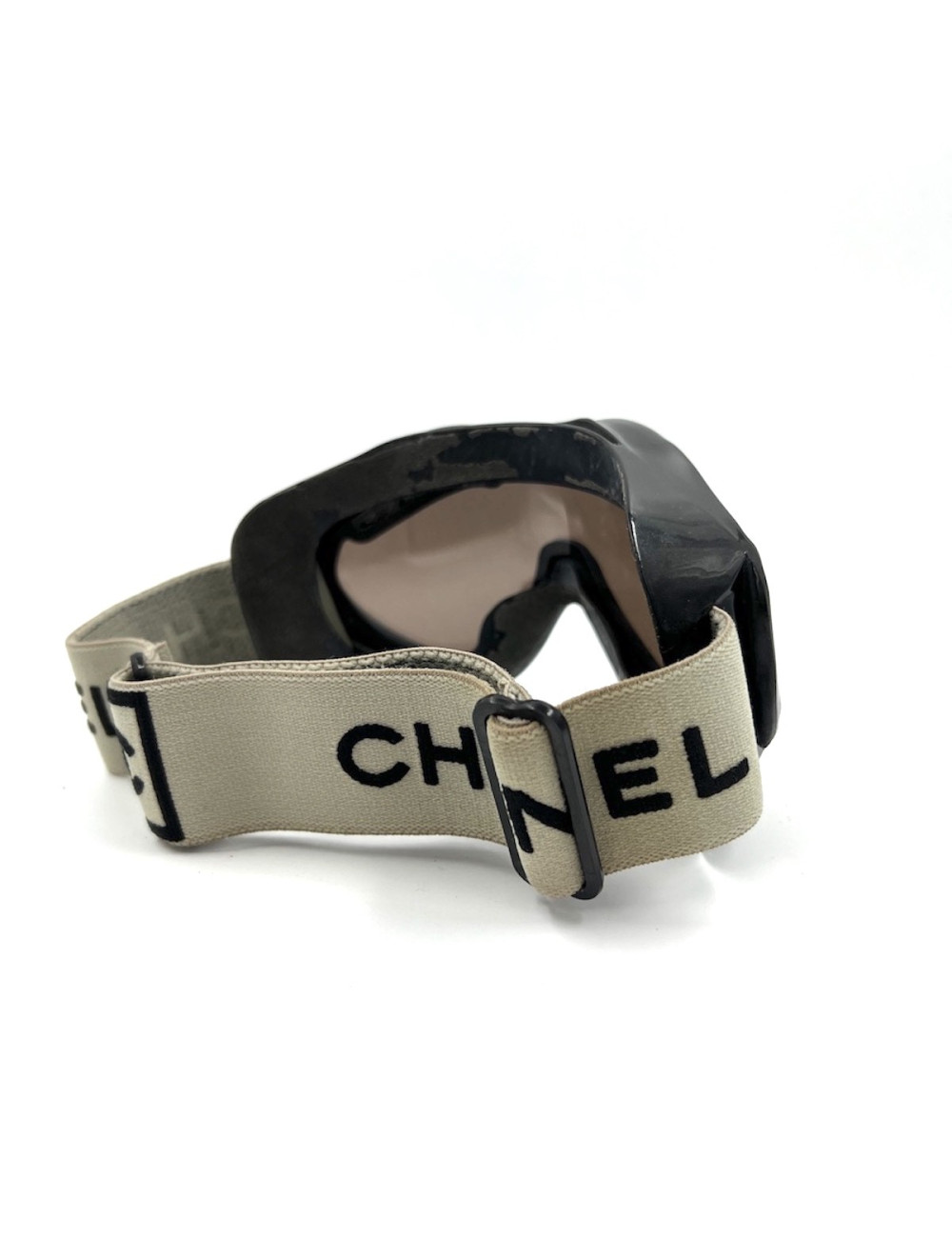 Masque CHANEL déco magasin ABIME