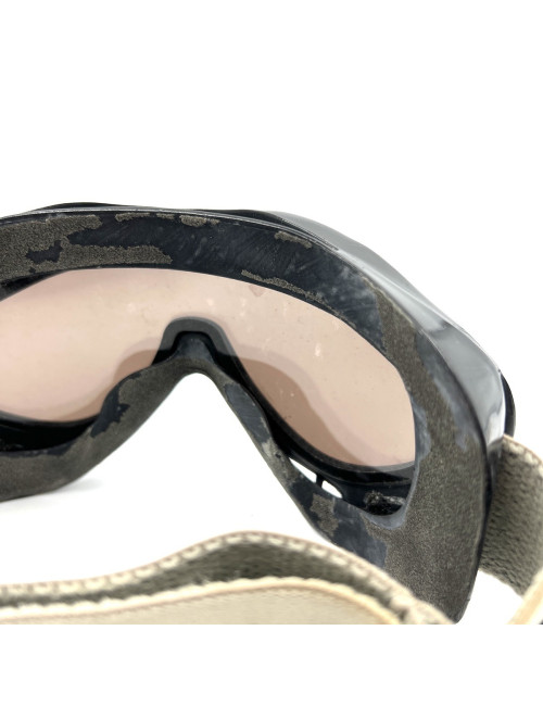 Masque CHANEL déco magasin ABIME