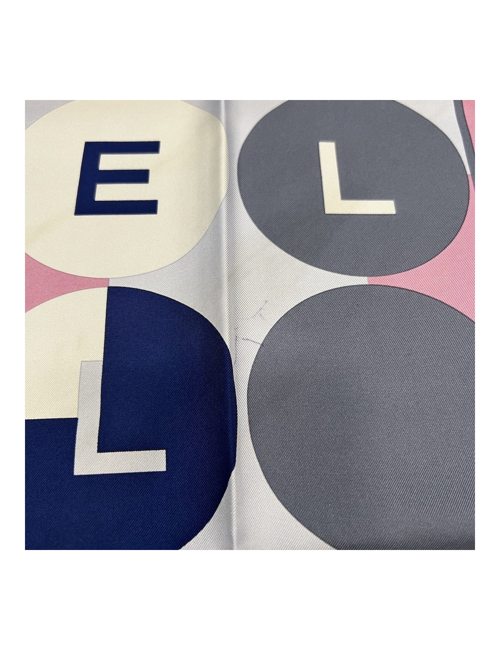 Carré CHANEL soie "CC"