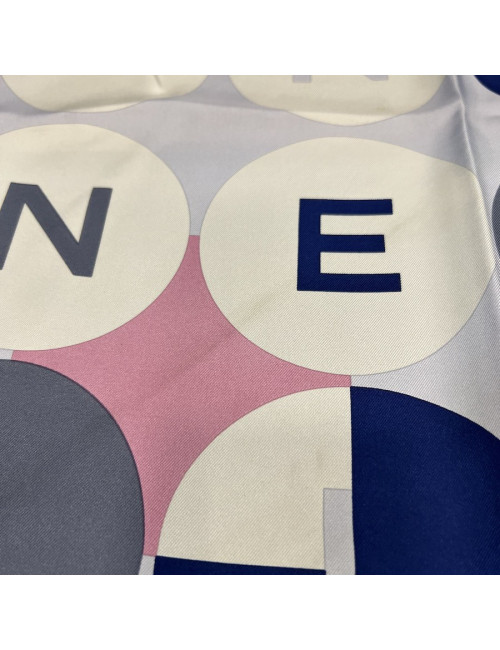 Carré CHANEL soie "CC"