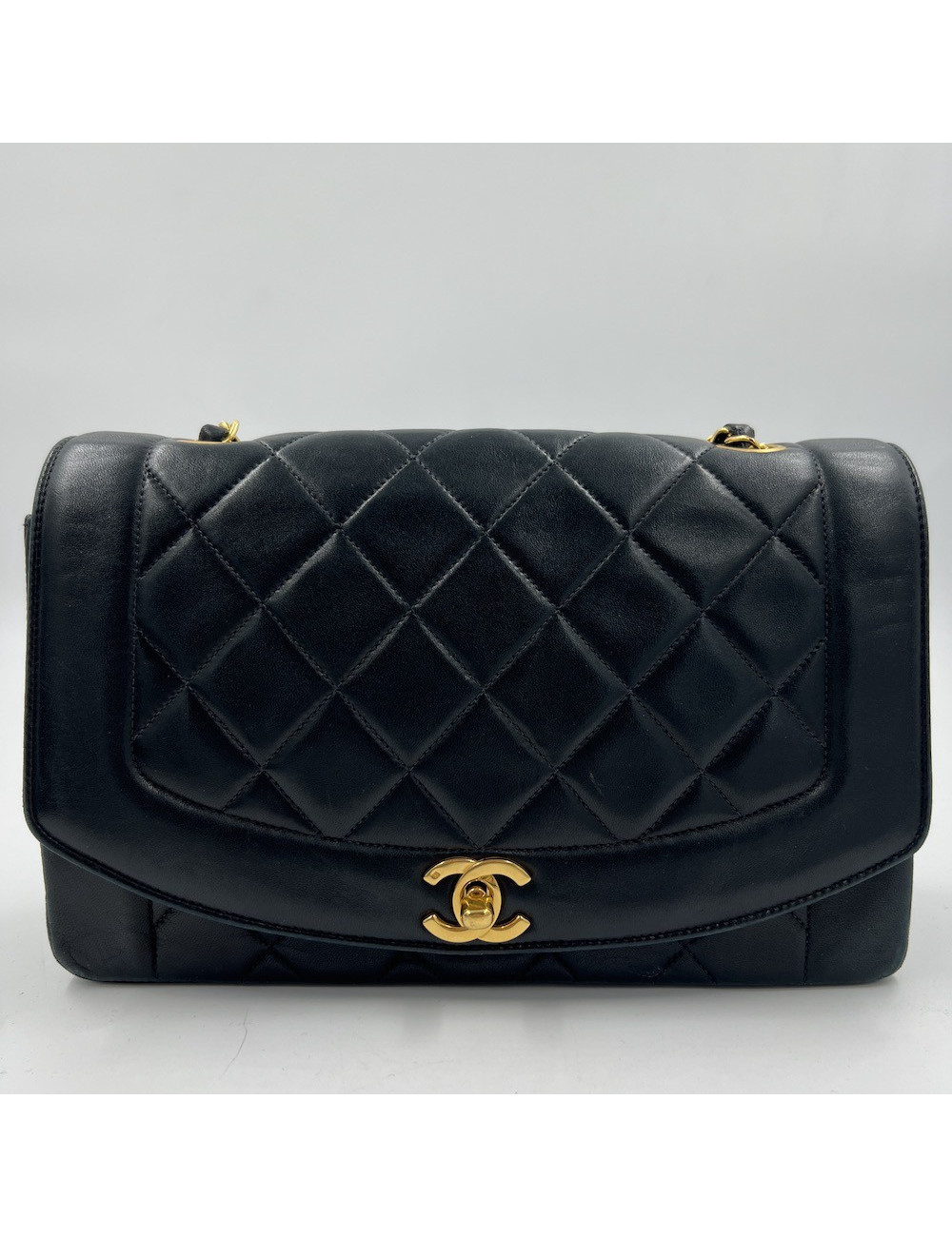 Sac vintage Diana CHANEL noir