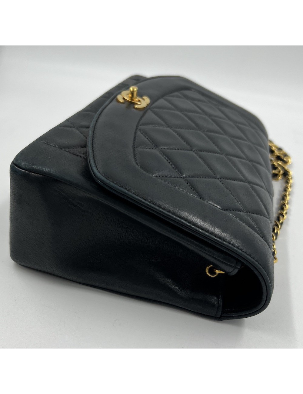 Sac vintage Diana CHANEL noir