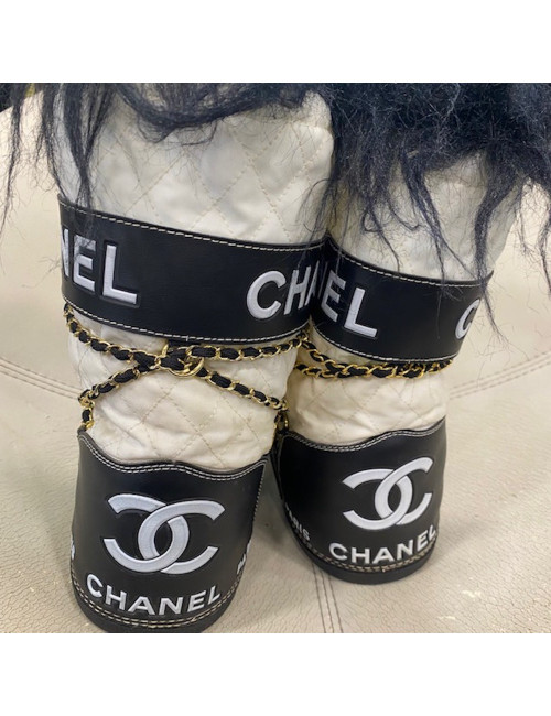 Bottes après-ski Chanel noires et blanches chaînes dorées T38-40