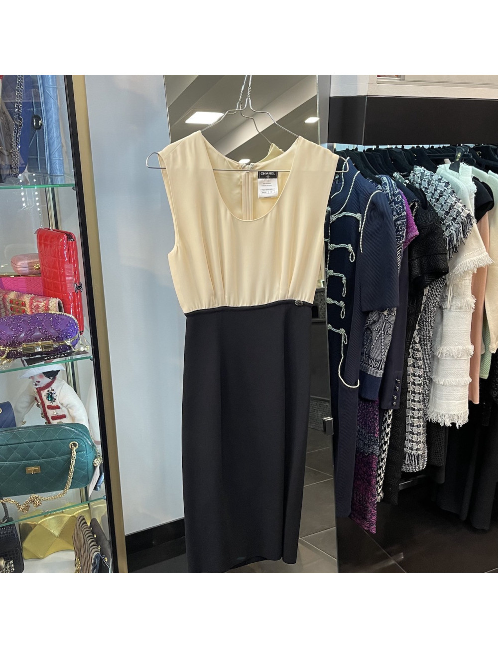 Robe CHANEL T34 bicolore ecrue et noir