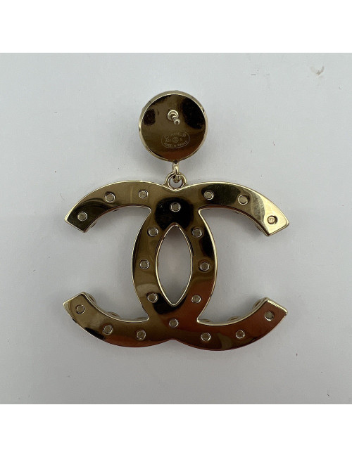 Clous d'oreille CHANEL perles nacrées