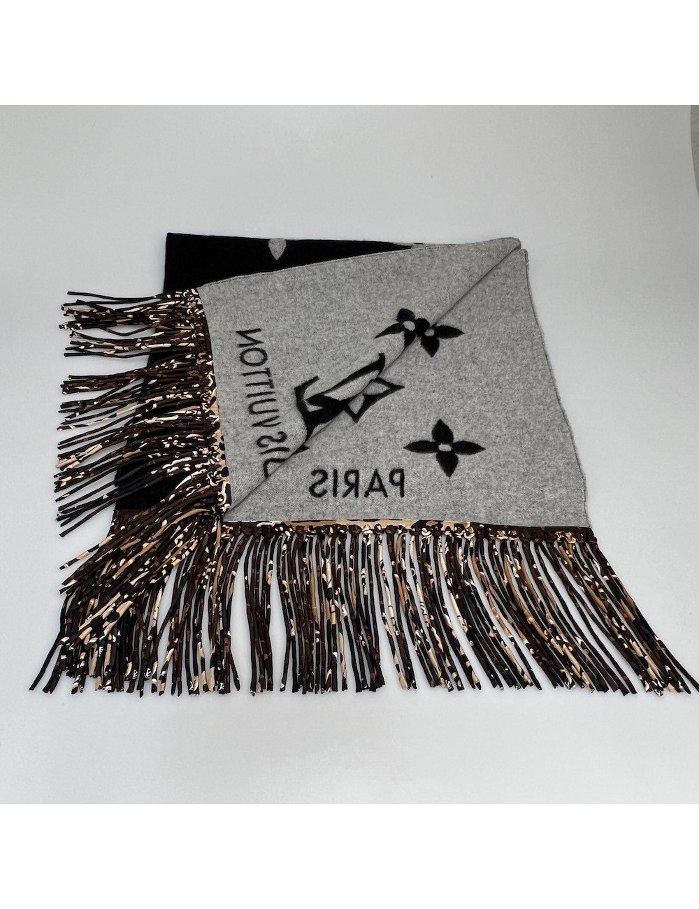 Echarpe LOUIS VUITTON franches soie