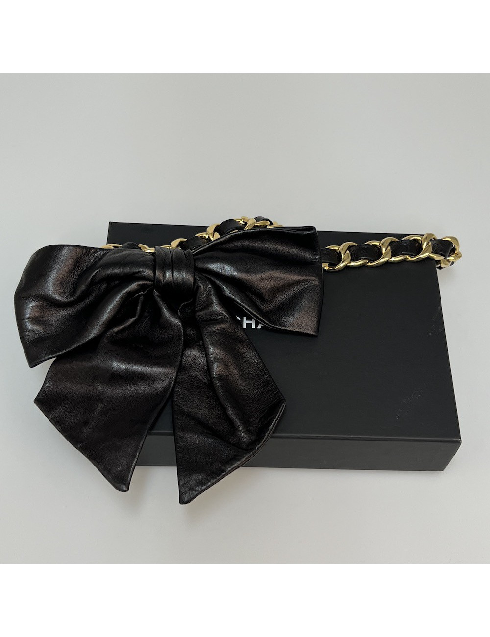 Ceinture CHANEL noeud chaine dorée