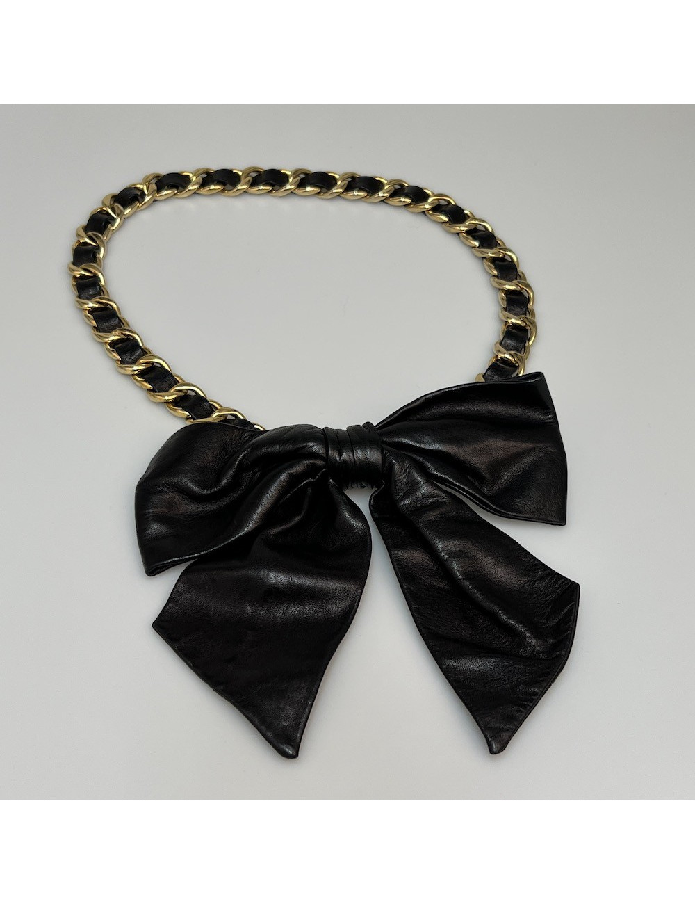 Ceinture CHANEL noeud chaine dorée