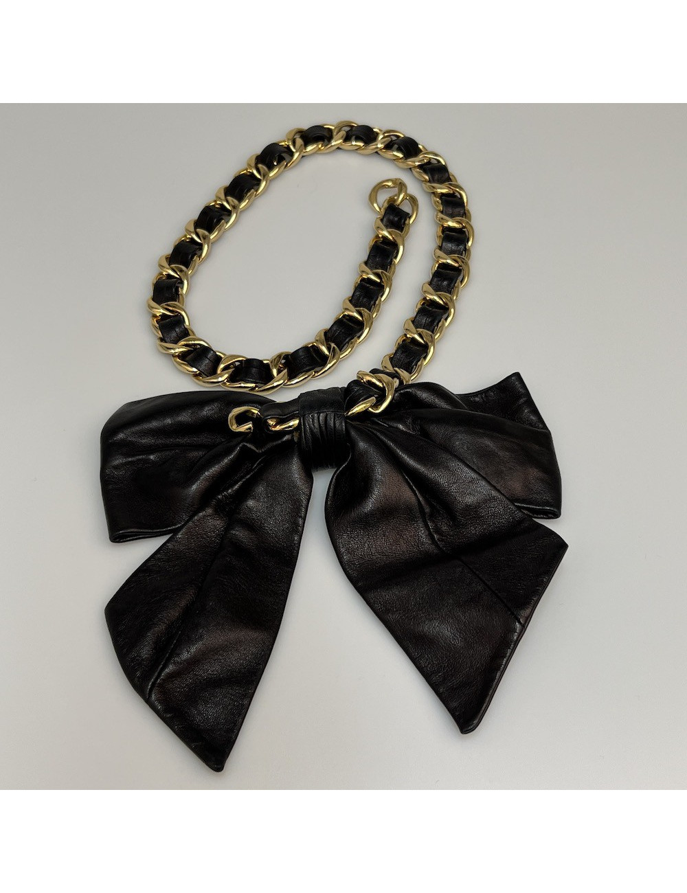 Ceinture CHANEL noeud chaine dorée