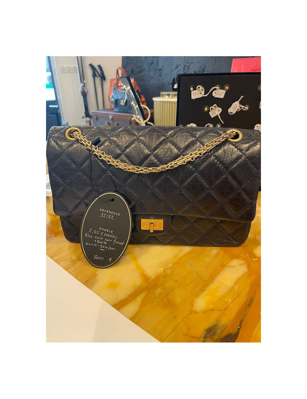 2.55 sac CHANEL bleu cuir froissé