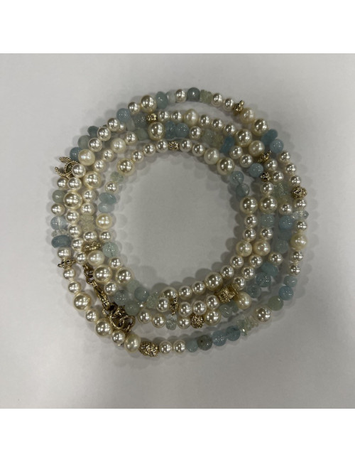 Sautoir CHANEL perles nacrées bleu clair