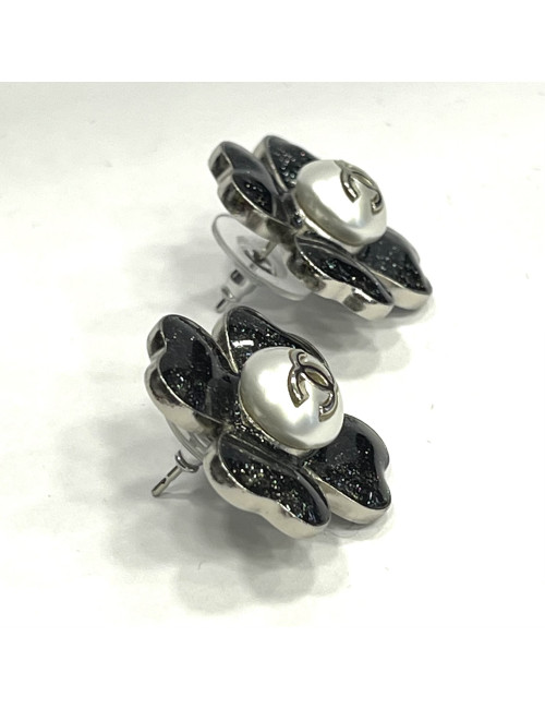 Clous trèfle CHANEL émaillé noir