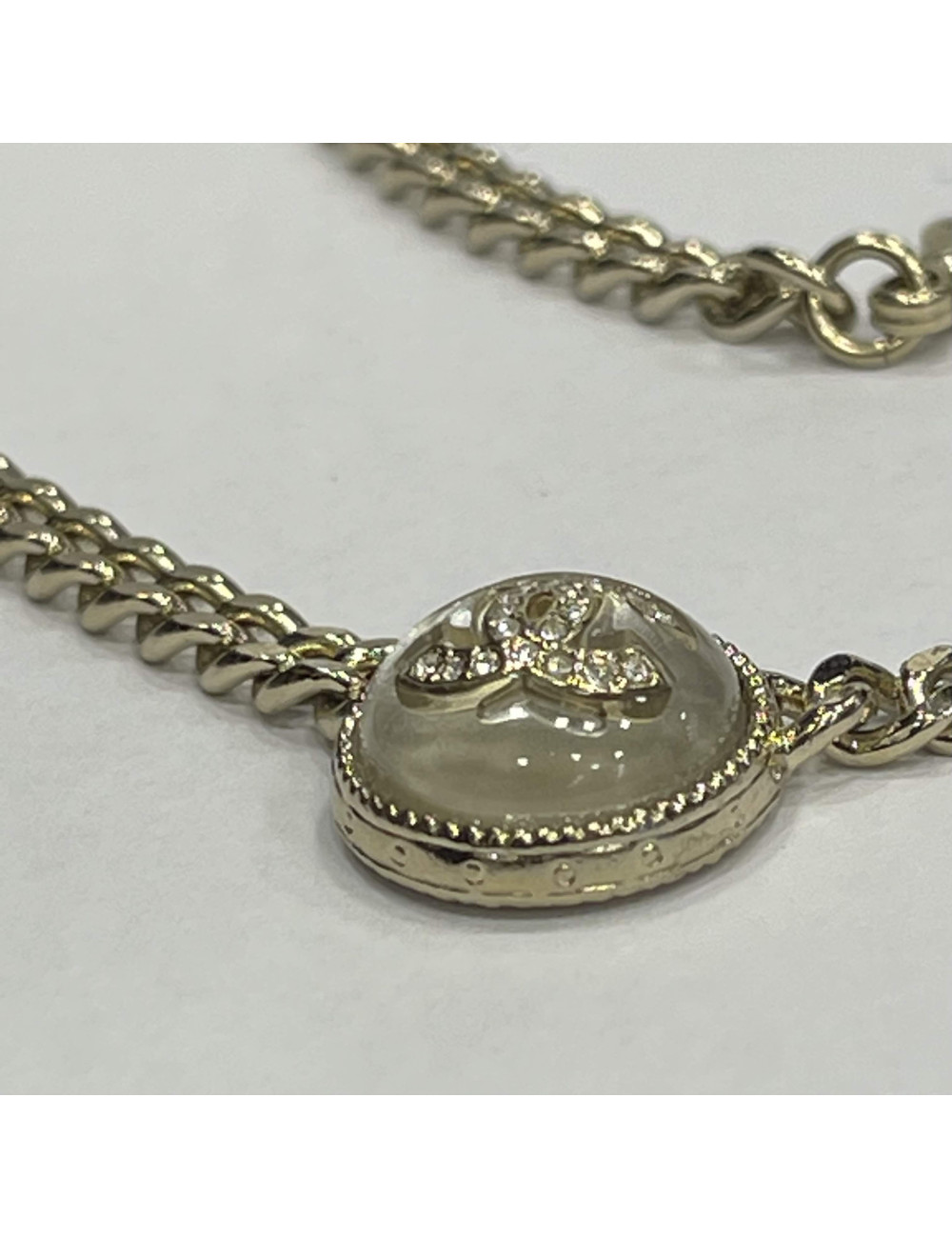 Collier CHANEL doré or pâle