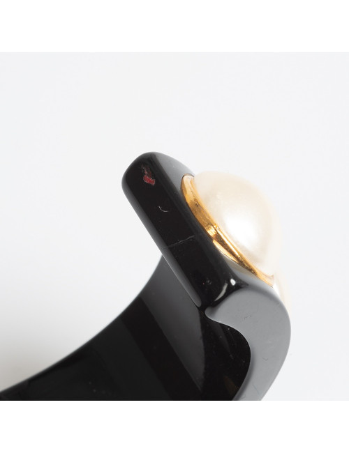 CHANEL black resin and pearly beads bracelet