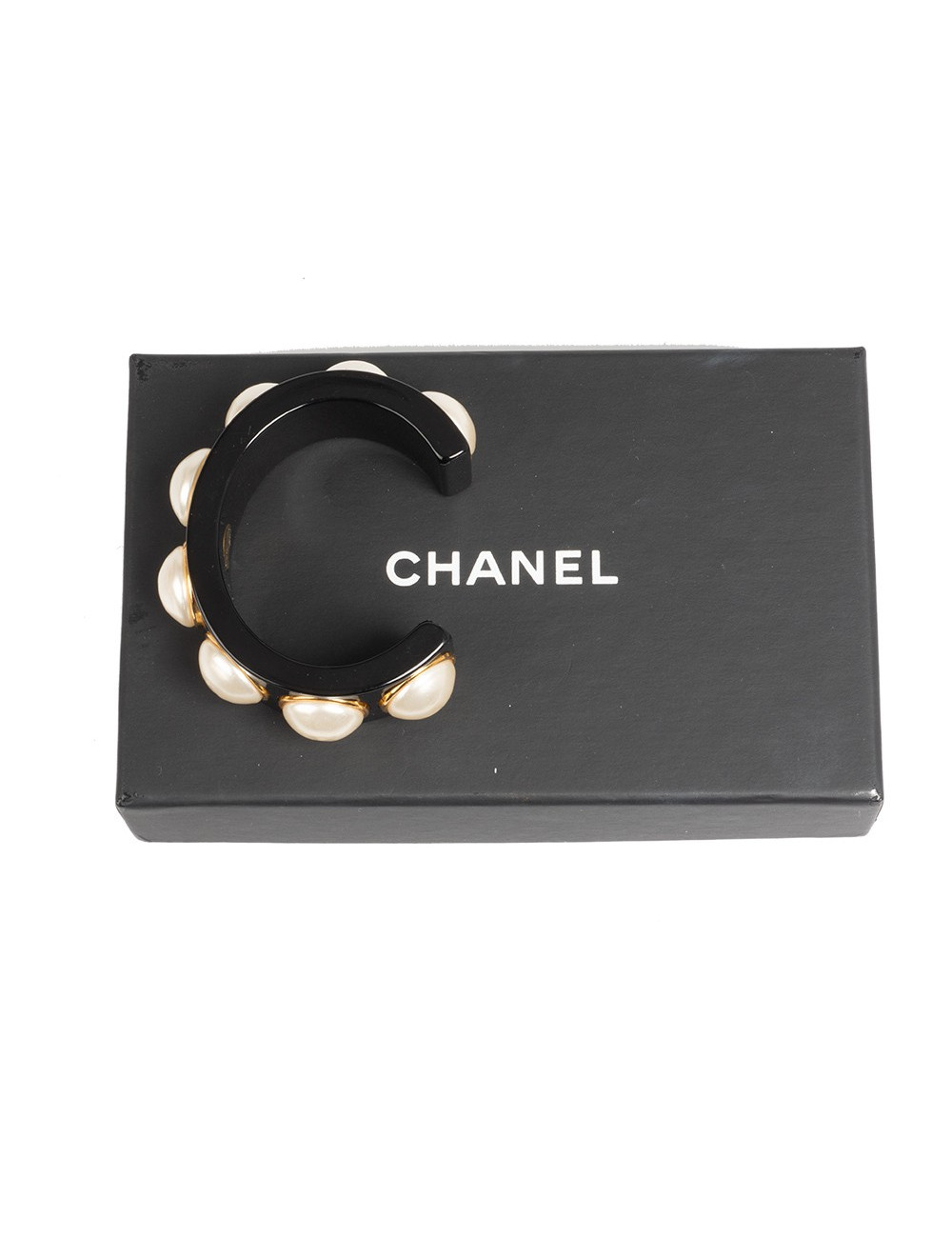 CHANEL black resin and pearly beads bracelet