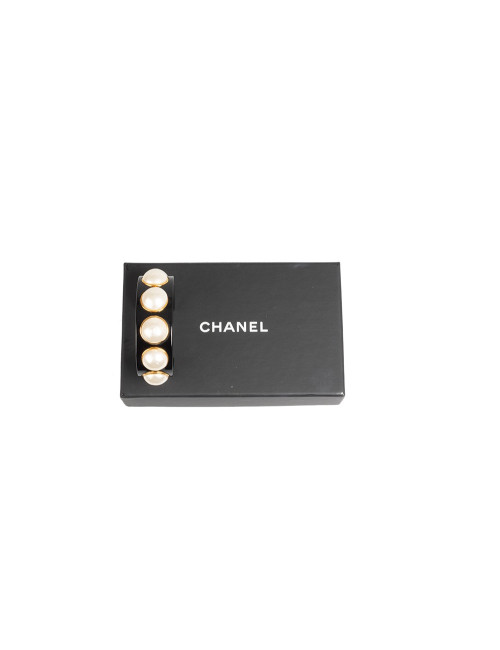 CHANEL black resin and pearly beads bracelet