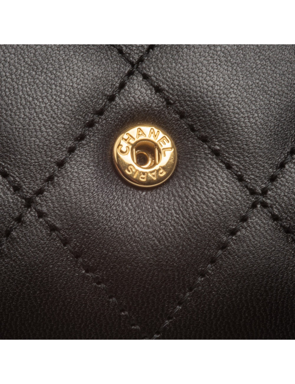 Porte-monnaie CHANEL cuir matelassé noir