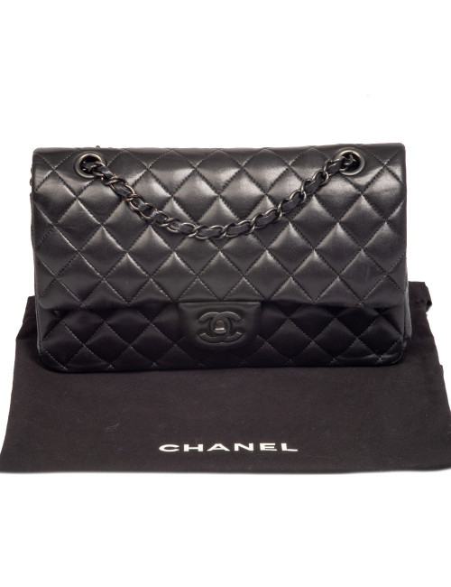 Timeless CHANEL cuir d'agneau all black