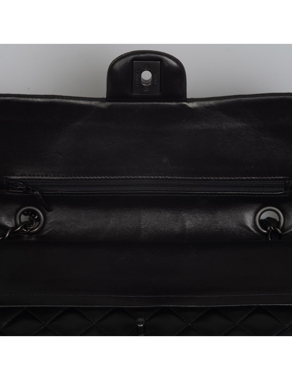 Timeless CHANEL cuir d'agneau all black