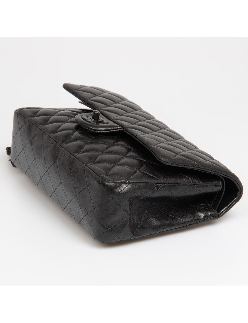 Timeless CHANEL cuir d'agneau all black