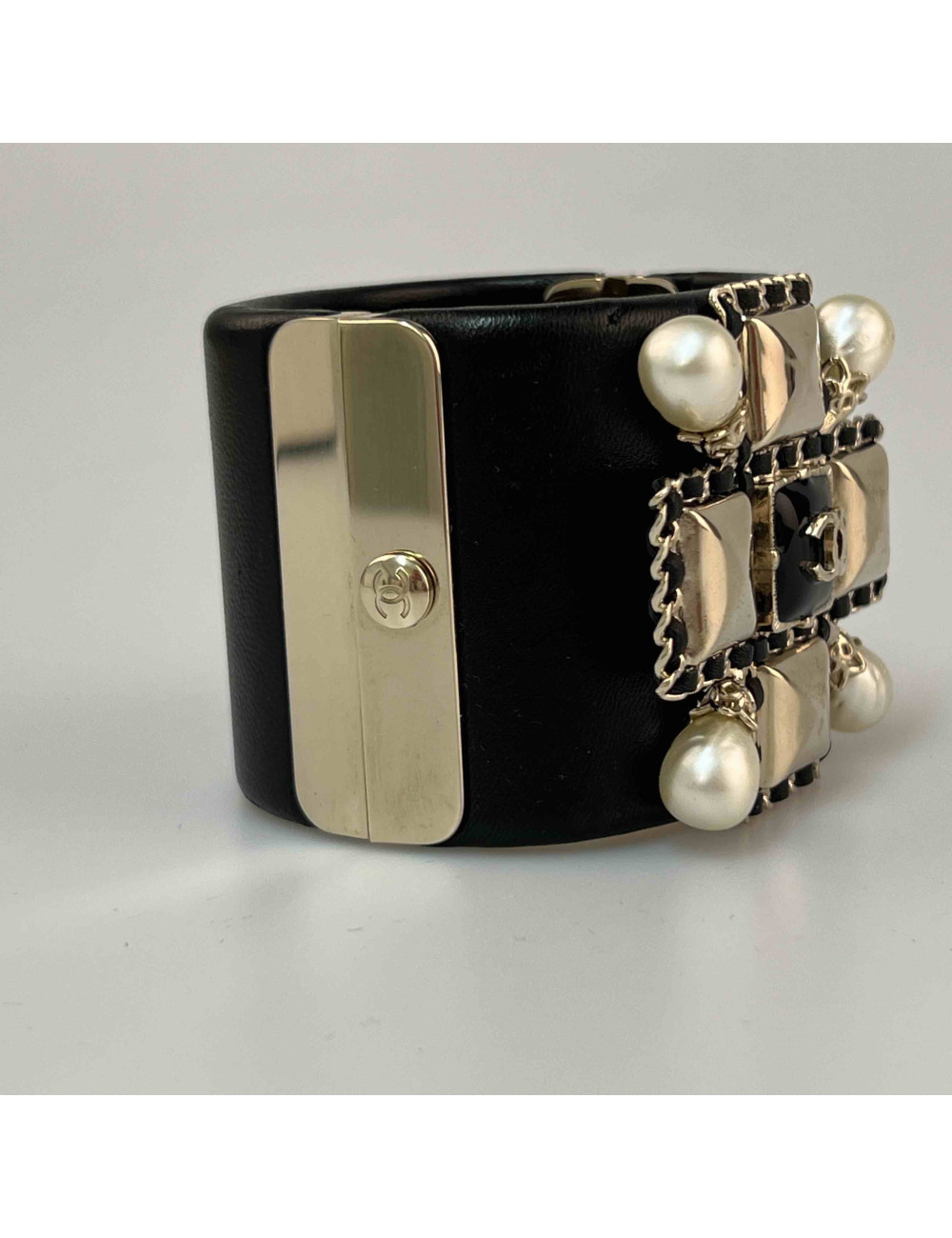 CHANEL Leather Cuff Bracelet - Authentic Certified Occasion