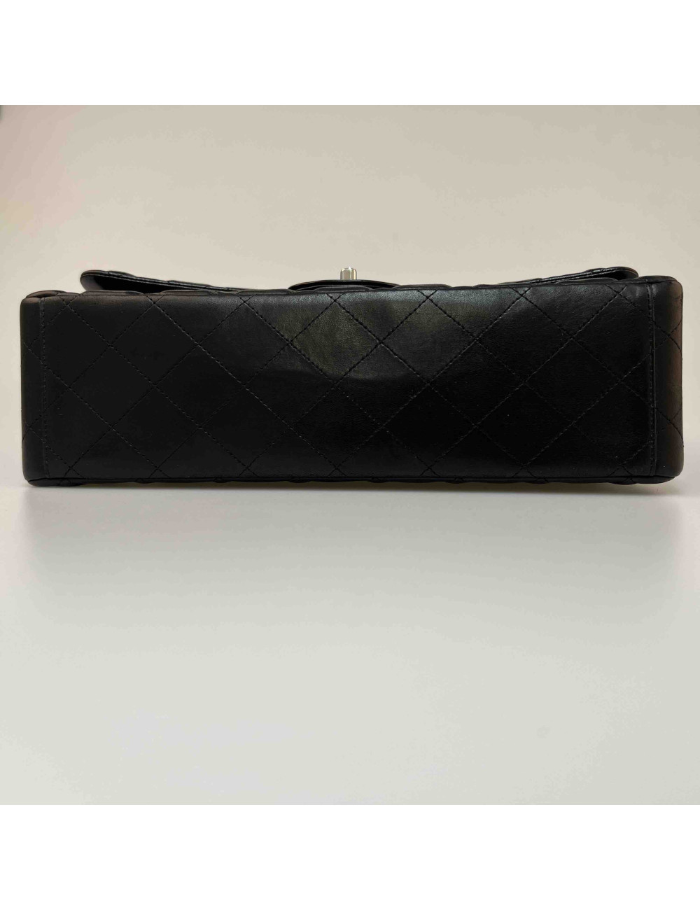 Maxi Jumbo CHANEL cuir d'agneau noir