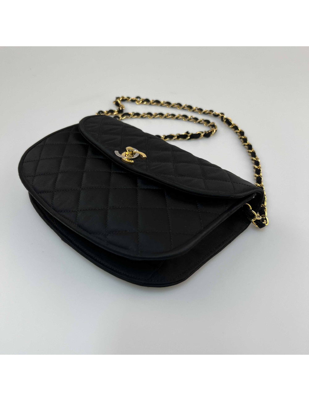 Sac à main CHANEL Couture satin noir 